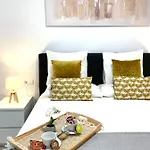 Holidays - Apto C Nuevo Centrico Con Garaje Gratis *